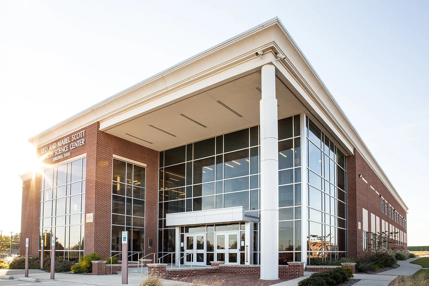 leo-mabel-scott-health-science-center